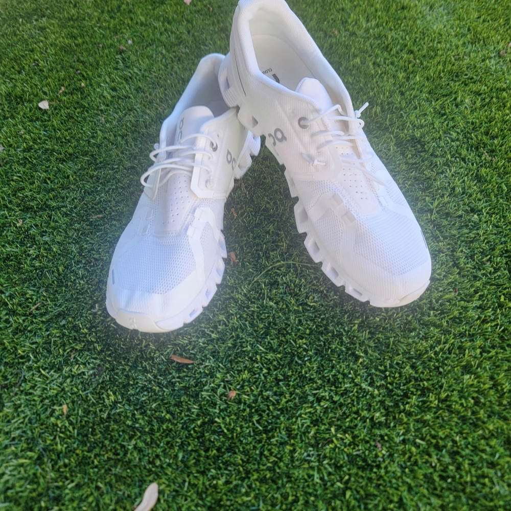 On Cloud 5 Women's Athletic White Running Sneakers Size 9.5 - Picture 5 of 16
